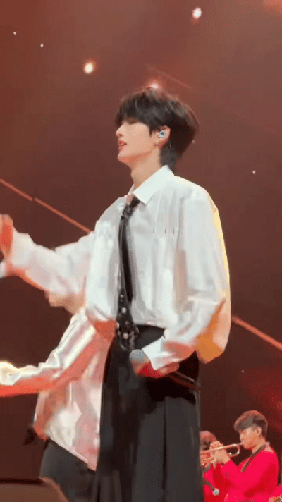 JYP给奔赴少年上户口了JYP和奔赴少年跳《Honey》太秀了！老板亲自下场，这