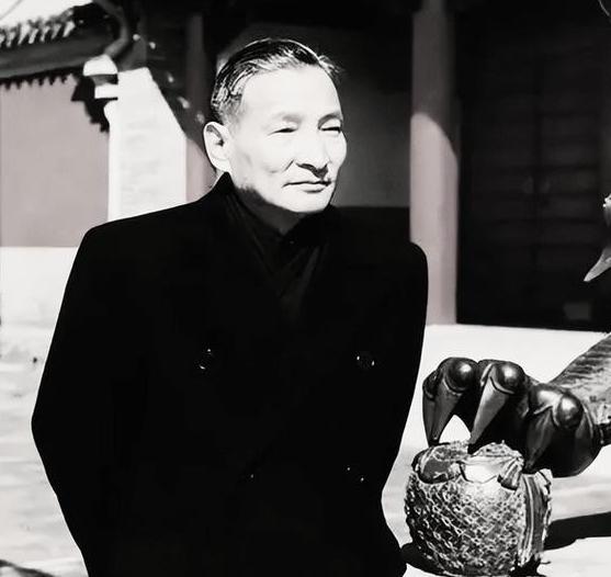 1962年，毛主席专门约谈陈云，两人闭门长谈整整一小时，时隔22天，陈云直言：心