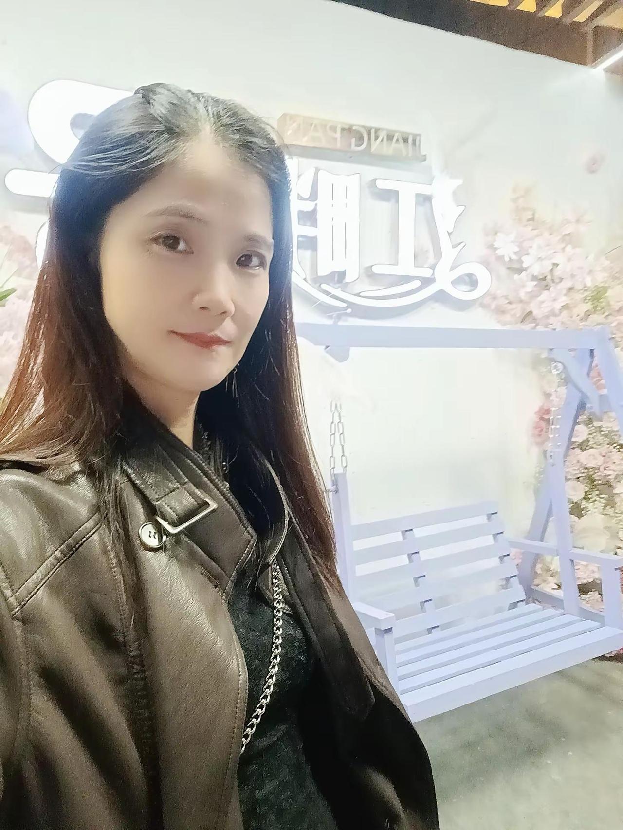 卷发小姑娘上线了