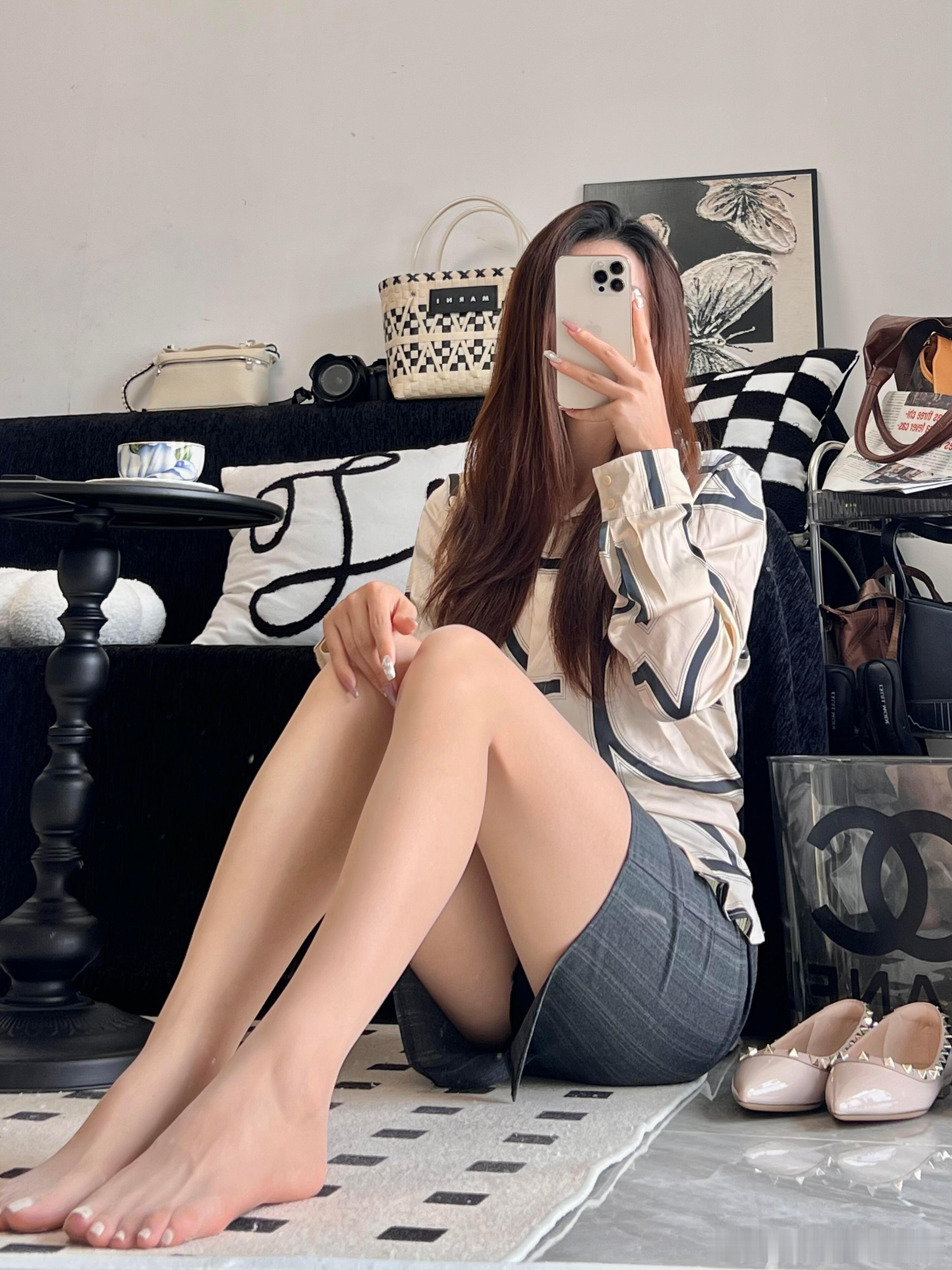 居家穿丝袜～ ​​​