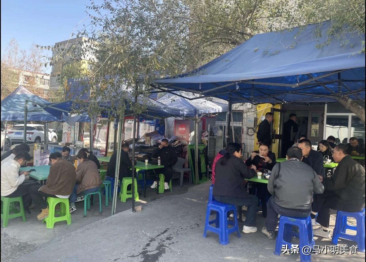 乌市两极分化的网红大盘鸡！
跟风实测，不吹不黑说真话

本地争议超大的一家大盘鸡
