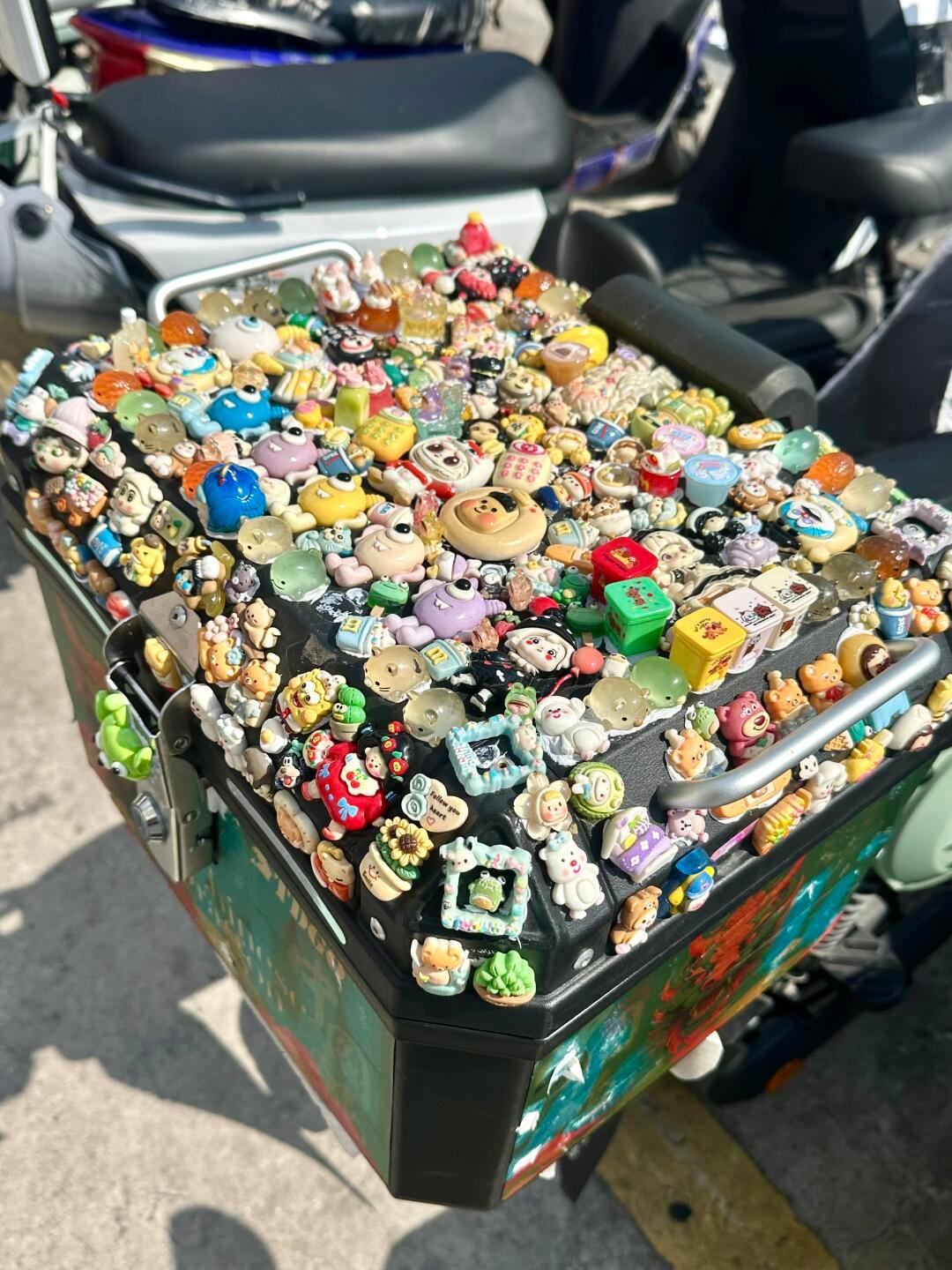 我拍了拍自己的肚子吃了好多的最近🤤 ​​​