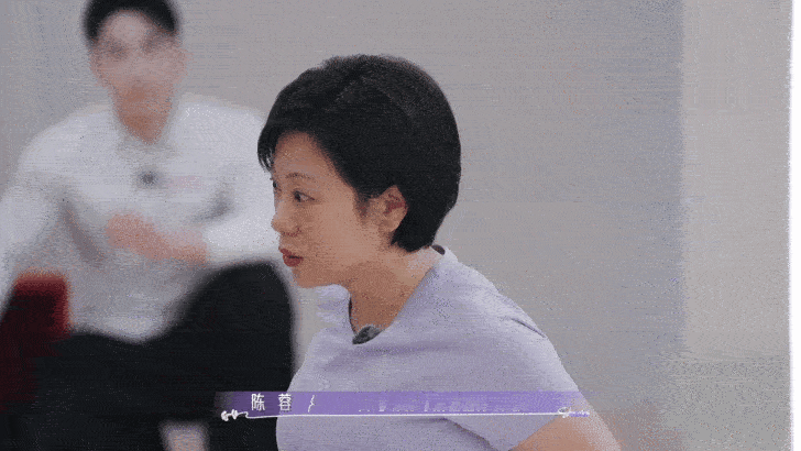 陈浩民老婆自曝五年四胎产后漏尿21天重养自己节目立足女性产后健康科普，蒋丽莎现身