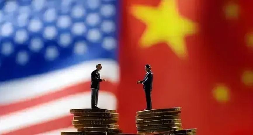 美国哪天不再当“老大”，中国也未必想接班。
 
美国全球一堆军事基地、庞大军费，