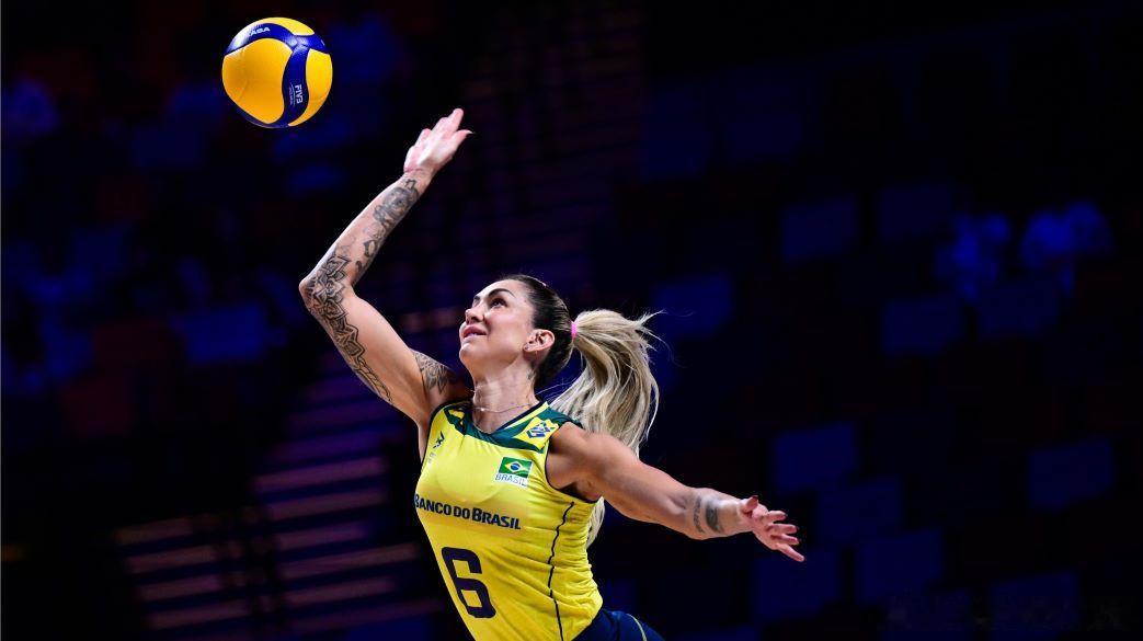 🟡🟢巴西排球传奇人物塔伊萨：“我的排球生涯可以暂且告别。这是我的接班人。”现