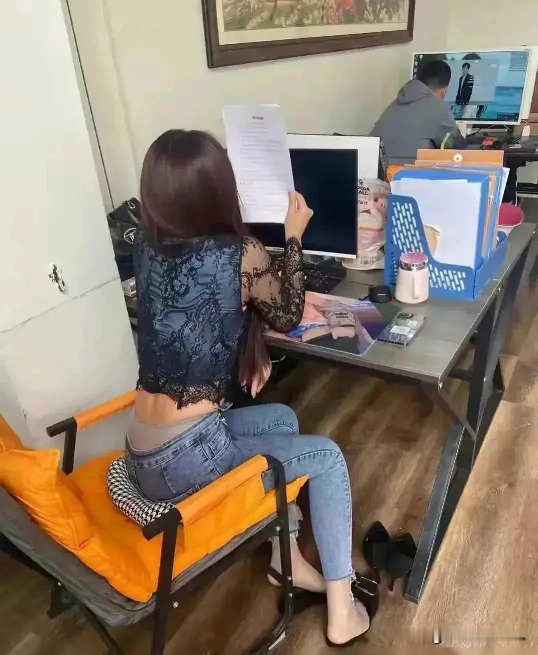 两名员工，绝对不能留下！