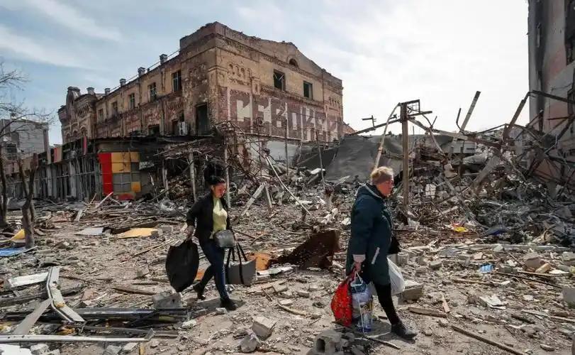 乌克兰这回是真的冤到了骨子里。拼了将近四年命，硬生生把俄罗斯从全球超级大国的神坛