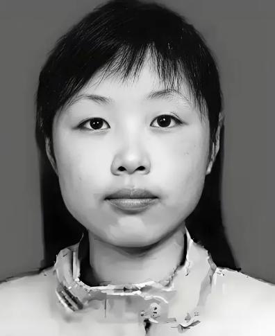 2008年，汶川地震，四川一21岁女教师被埋进废墟，身体断成三截，救援人员赶到时
