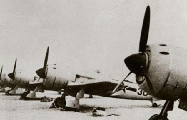 1954年7月，我国空军误将英国客机击落，3天后，美国派出24架战机入侵我国领空