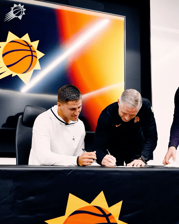 从双向到NBA长约 ，凤凰城见证鸡皮的成长下赛季继续200+三分 💦 菲尼克斯