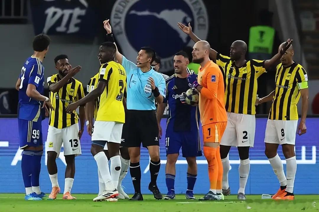 大反转！马宁被冤枉 亚足联认定亚冠判罚无误 沙特媒体被指造谣沙特承办亚冠淘汰赛，