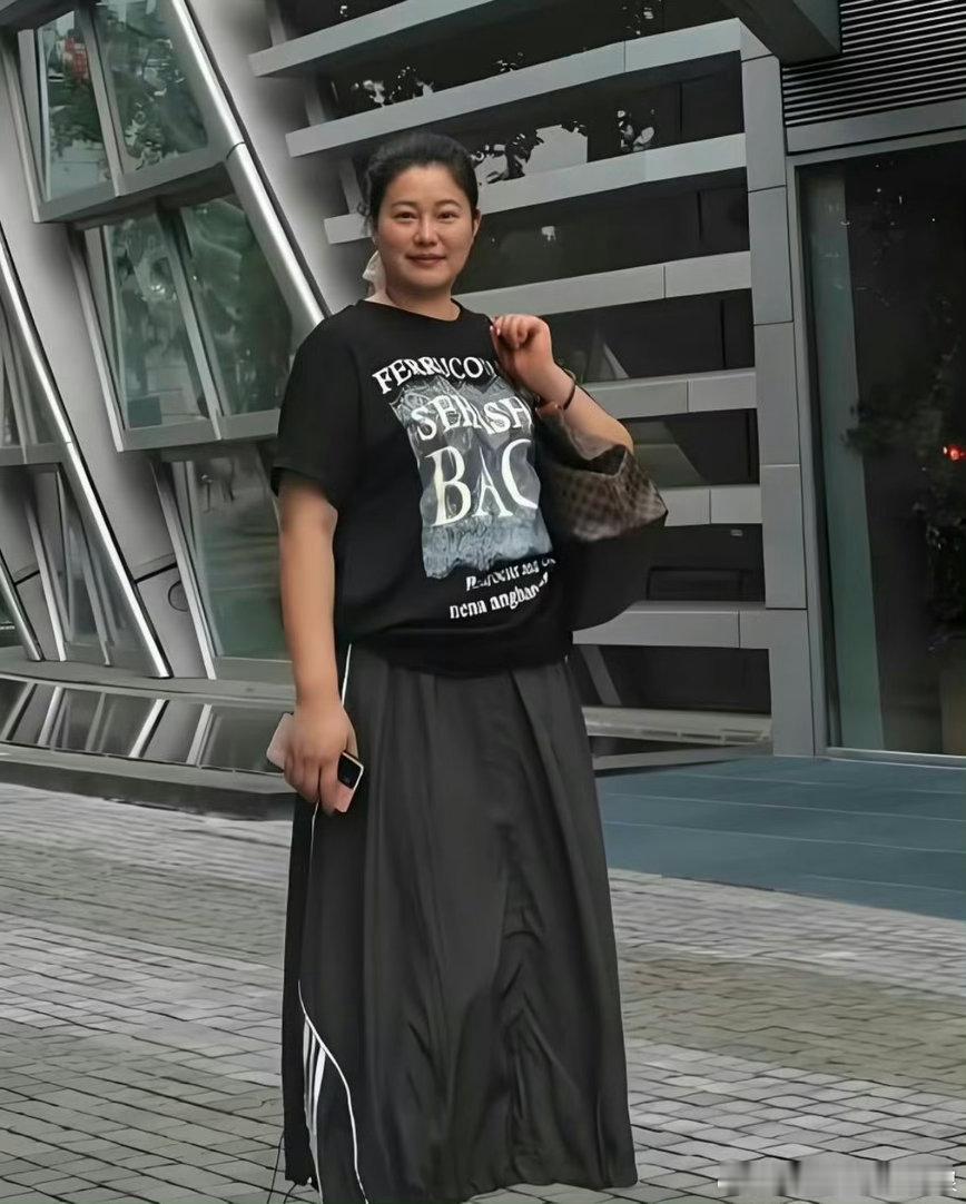 演员于娜回应减掉30斤这个《21天重养自己》看之前路透跟她一起的还有李静范湉湉好