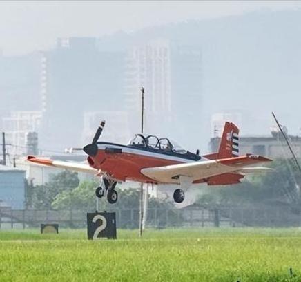 日前， 台“空军司令部”发布通报， 6月13日，台湾地区空军司令部发布通报称：针