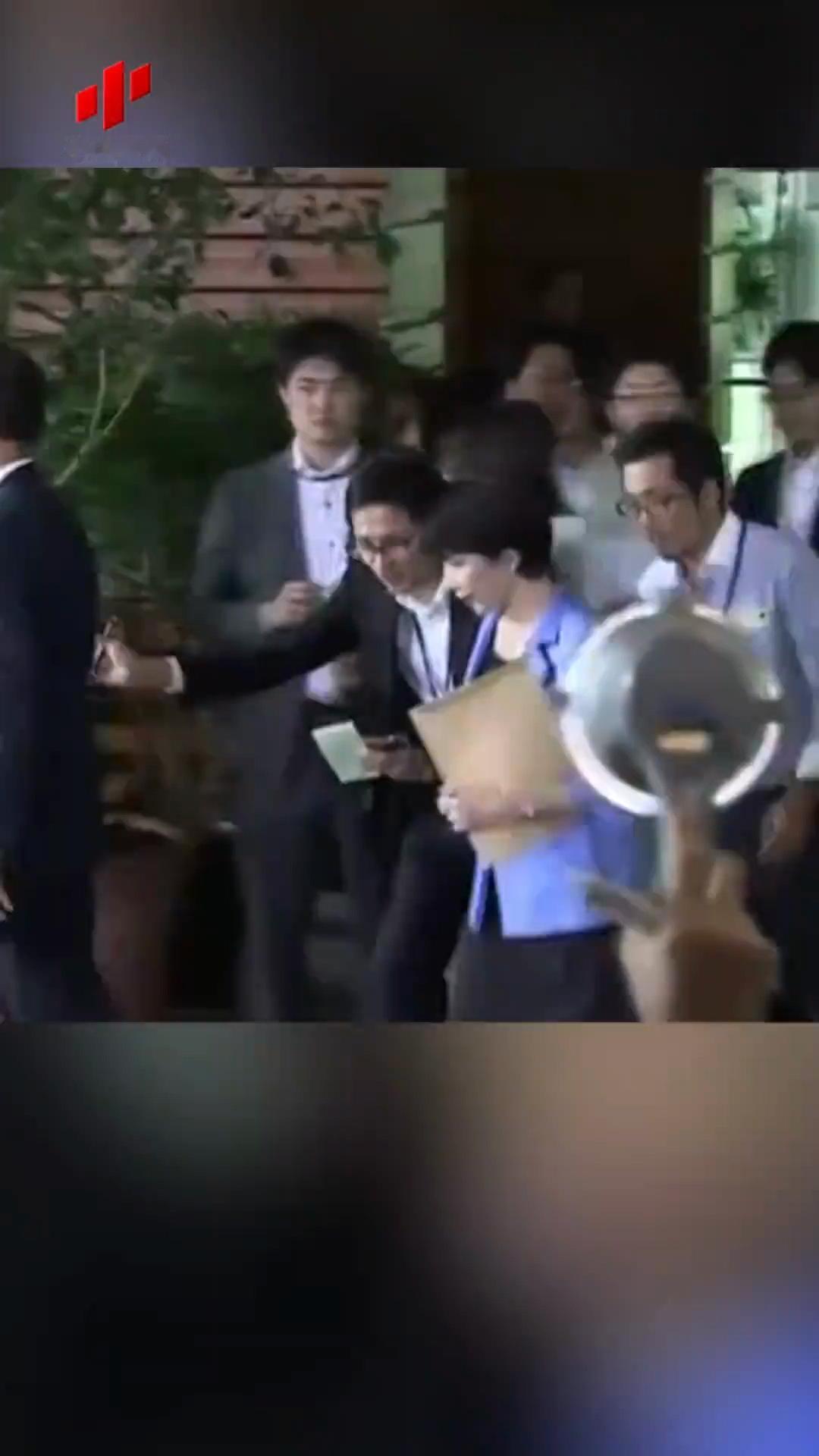 高市早苗这是演都不演了！
准备一条道走到黑。
她竟然任命此人担任首相辅佐官！
