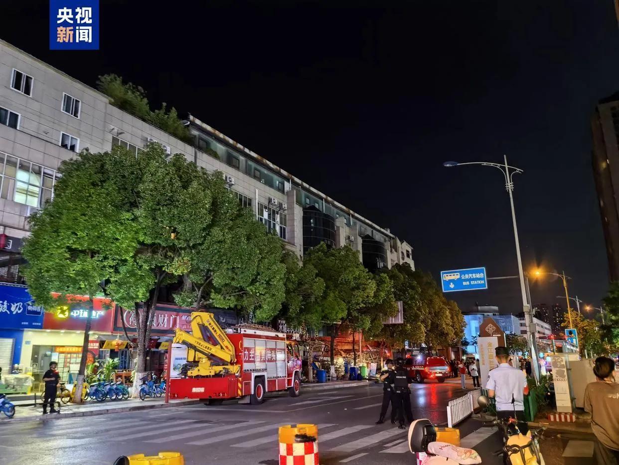 昆明广告牌坠落事故调查结果出炉：责任人管理缺失，城管检查流于形式

昆明市应急管
