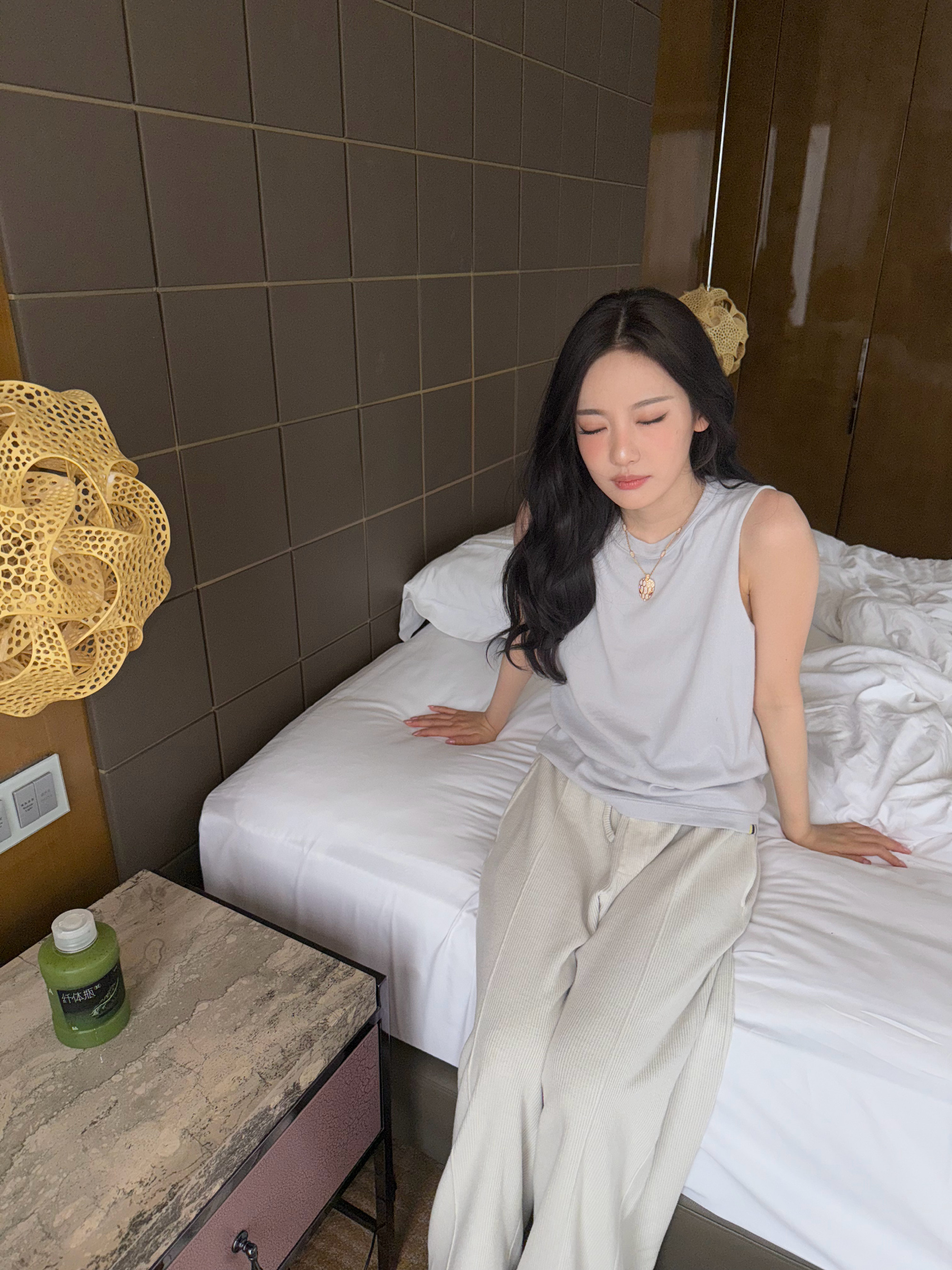 宁艺卓[超话]aespa[超话]宁艺卓也在喝羽衣纤体瓶诶，喜茶你的热度来了！ ​