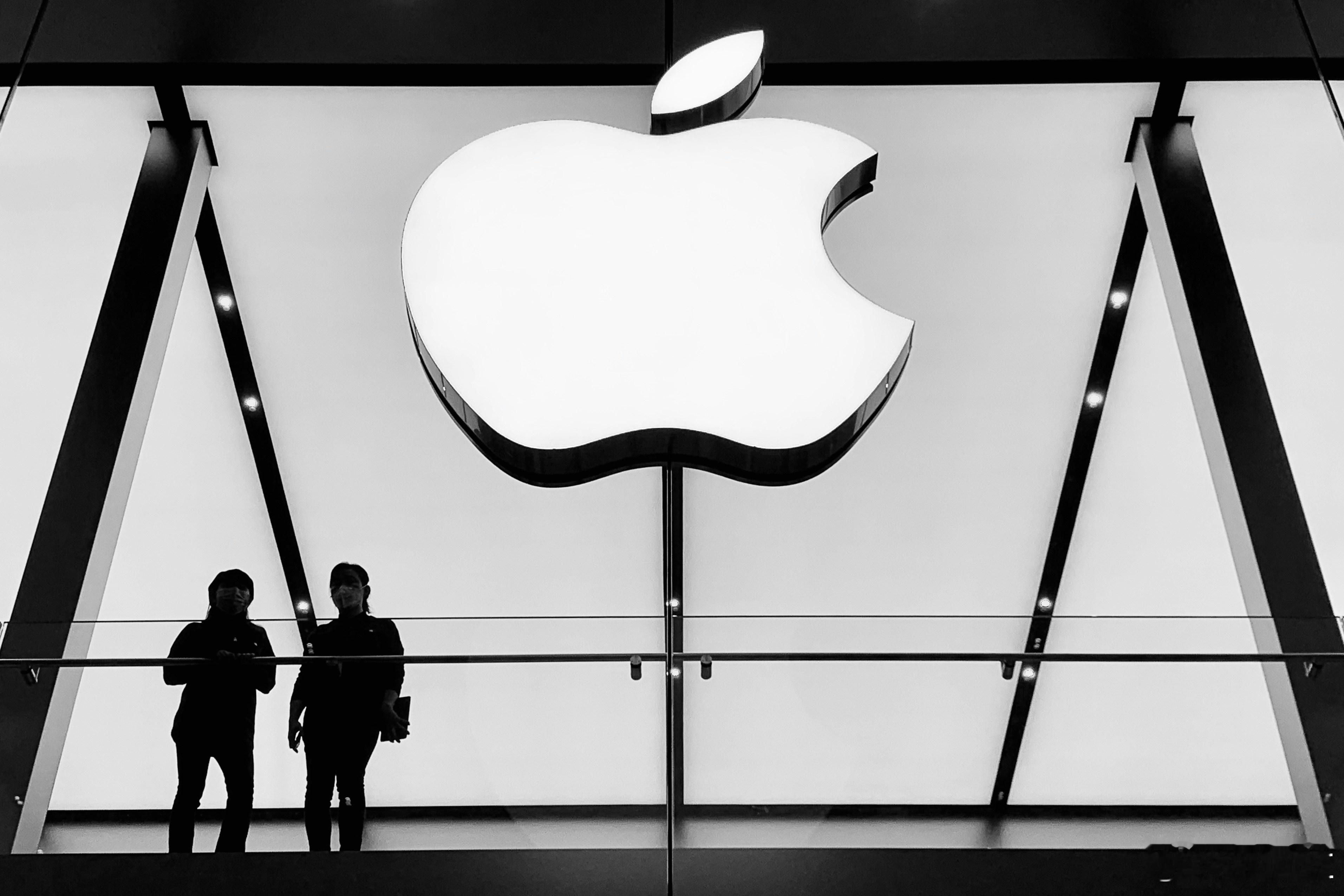 苹果彻底重构Siri苹果内部研发AI版Siri自去年六月推出以来，Apple I