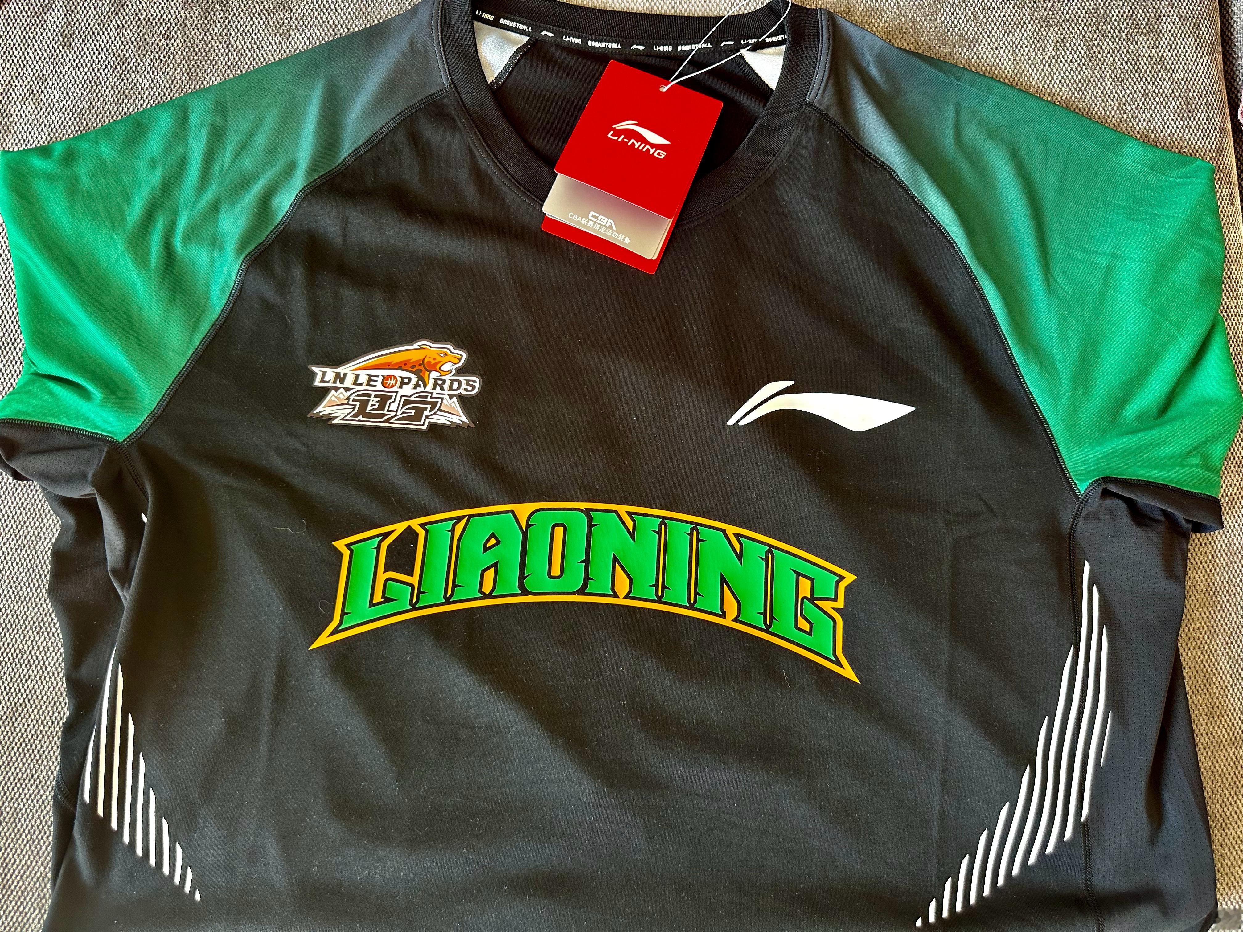 [抱抱][抱抱][抱抱]穿新衣服看比赛 ​​​