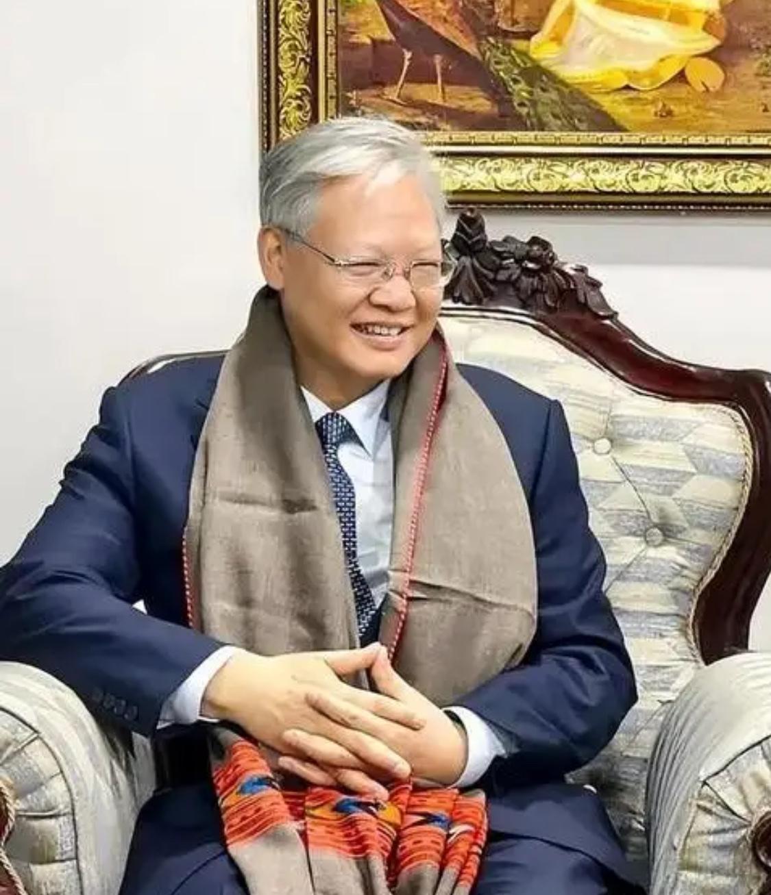 最近，国内关于收紧对印度签证审批的讨论越发热烈，印度驻华大使徐飞洪看到后心里肯定