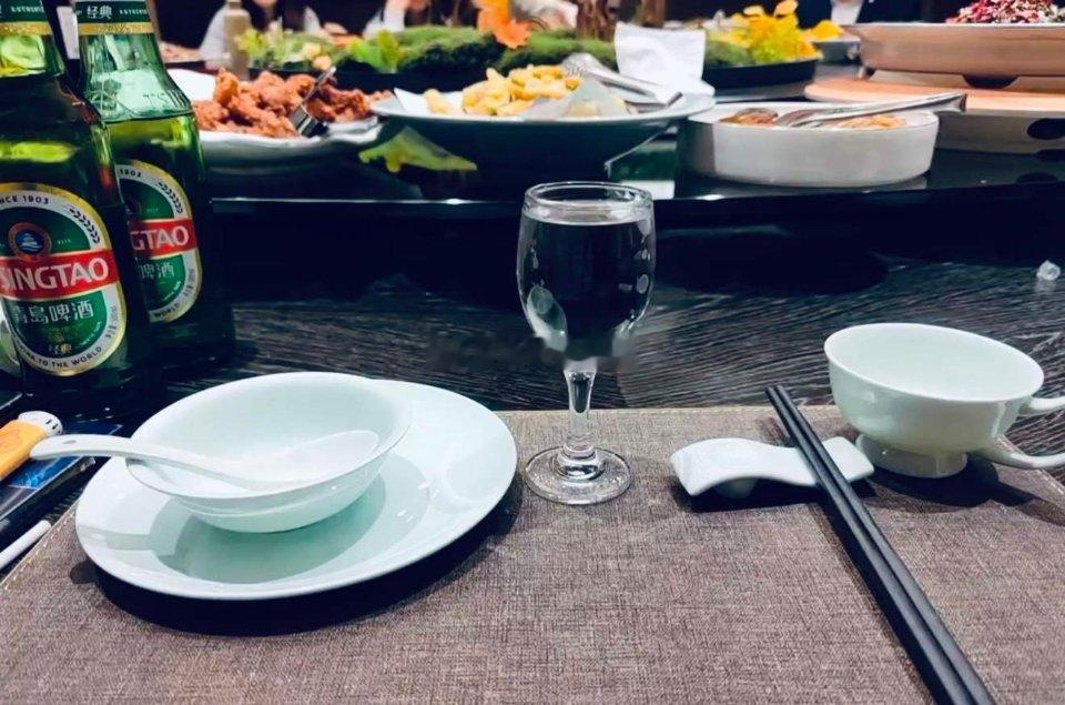 ●【复盘】：缩量震荡，节前最后𝟑个交易日如何操作？✔盘面回顾：市场全天震荡分化