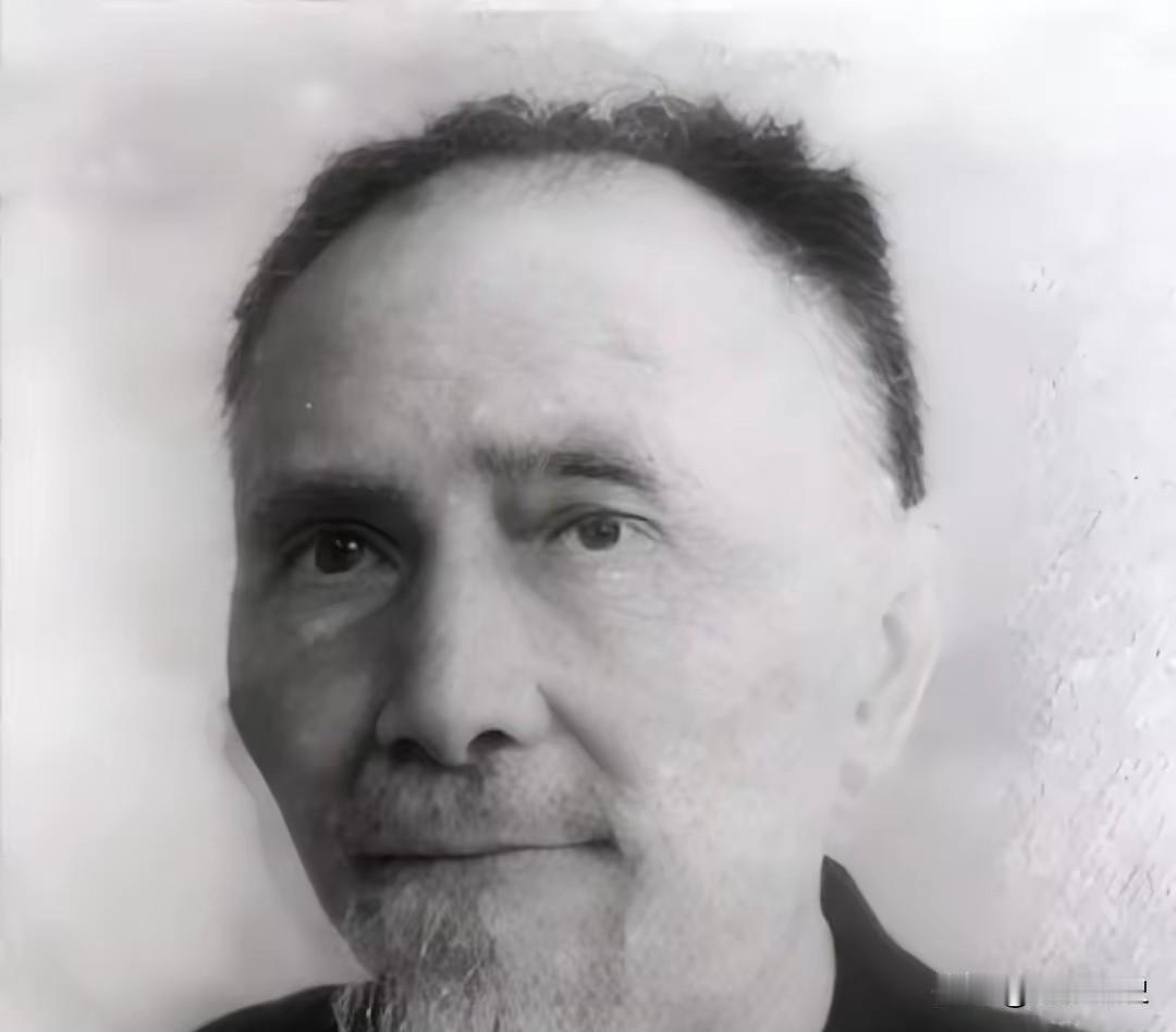 1935年，66岁孙中山保镖被日本人囚禁，特务端来断头饭，谁料他啃完鸡腿偷藏两根