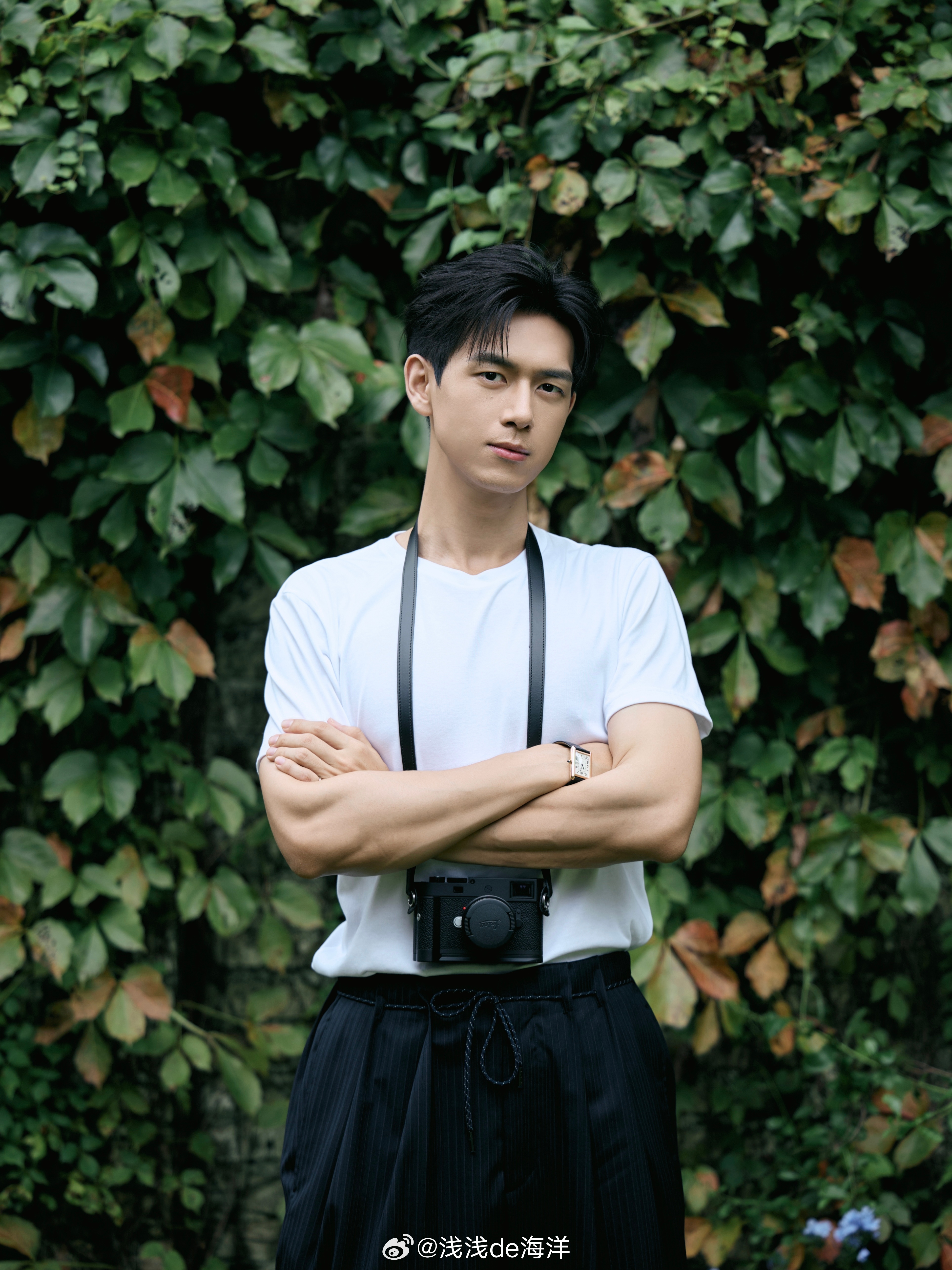 李现当上剧组摄影师了请问这么帅的摄影师怎么收费？