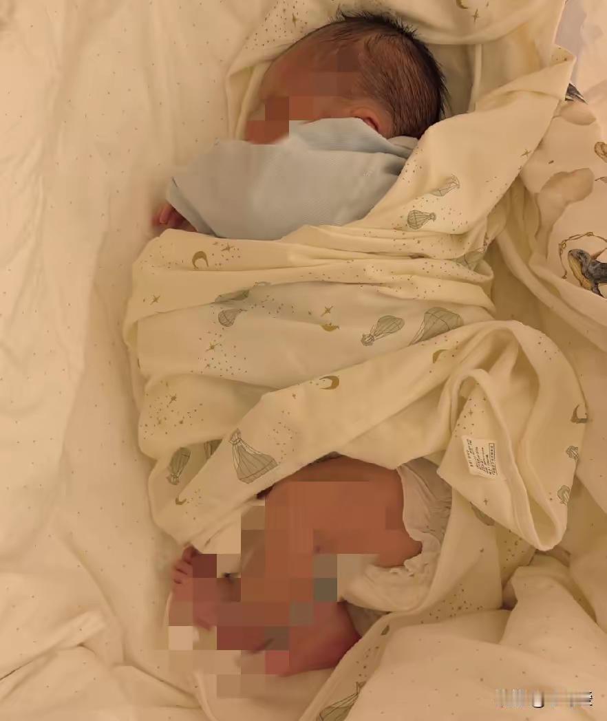 一位孕妈怀胎八个月突发意外离世，婆婆执意要求剖腹取子。医生无奈配合手术，顺利救下