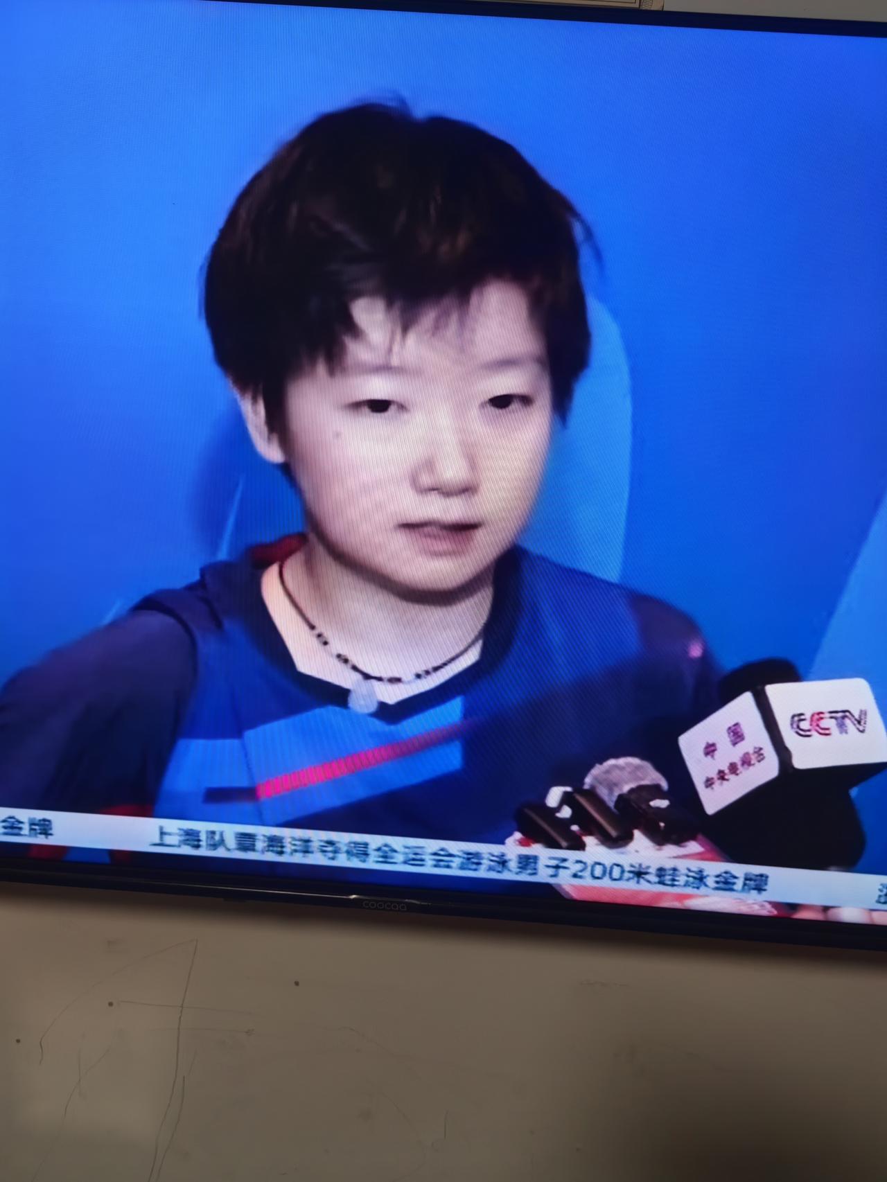 孙颖莎再次决赛失利的原因被我找到了，那就是她该减减肥了。
隔着屏幕，你都能感觉到