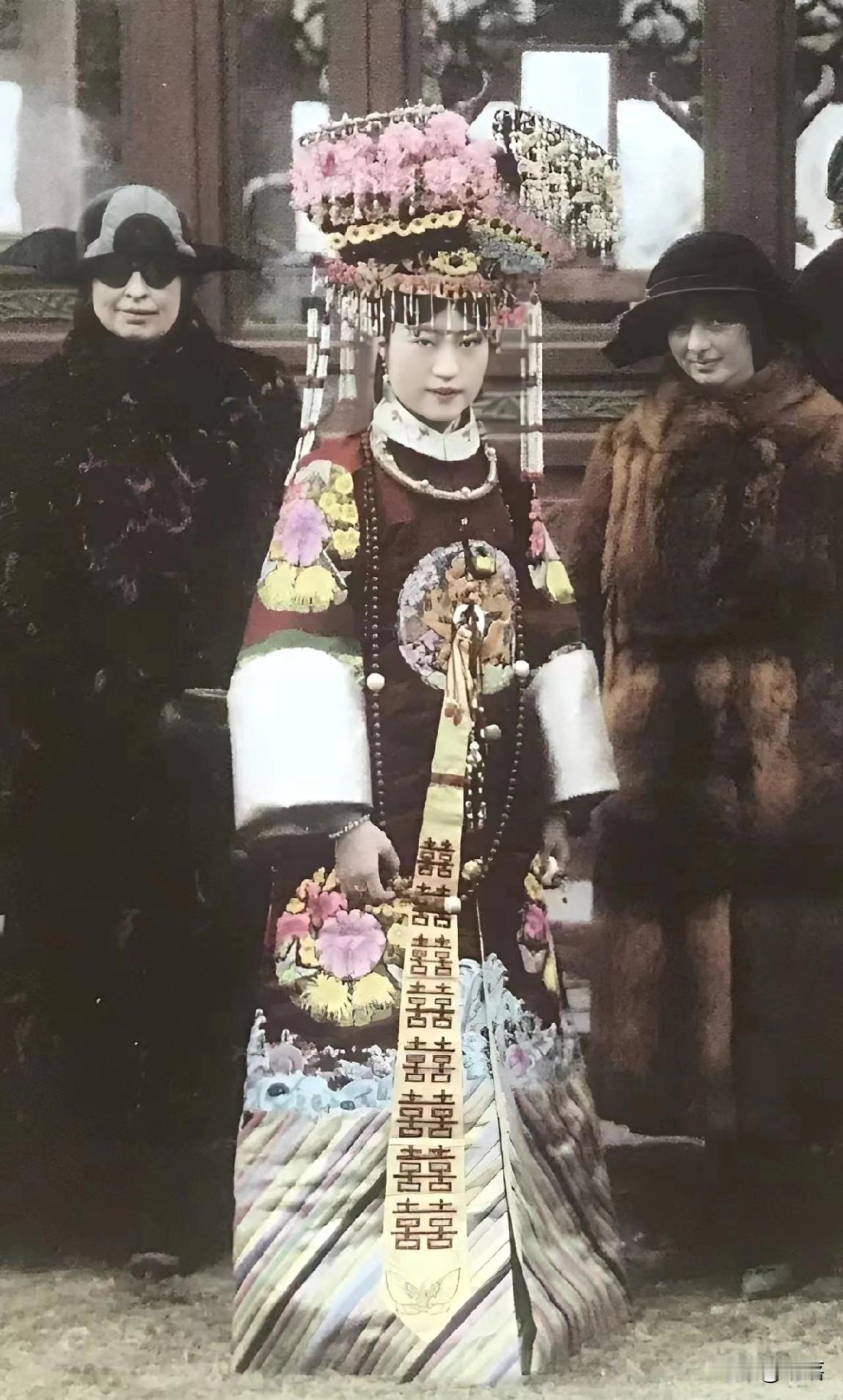 难道那个让张学良又爱又恨、被骂“偷宝女”的唐怡莹，真是民国第一渣女？
您且坐稳，