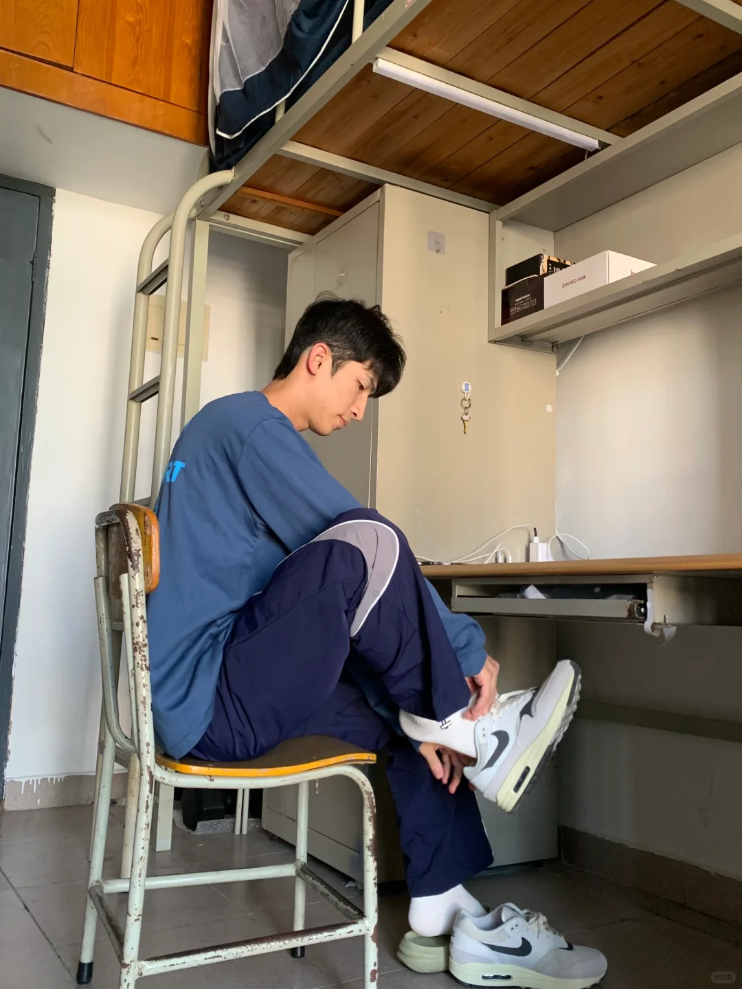 男大日常｜换上衣服鞋子出门偶遇🚶‍♂️