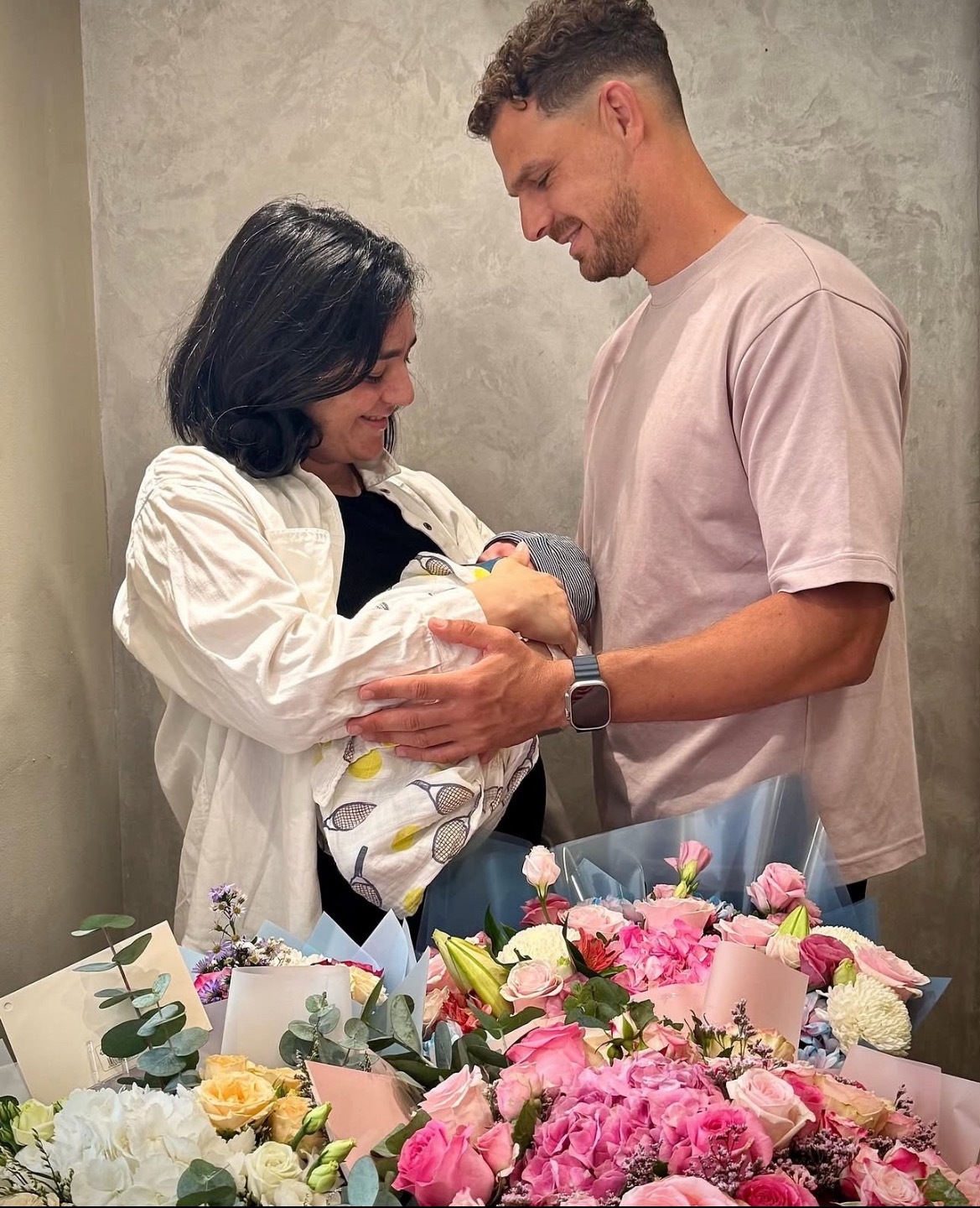 体育大赏 贾巴尔生下一个男婴。“一个小小的奇迹，一生的爱 🤍 欢迎我们的男婴 