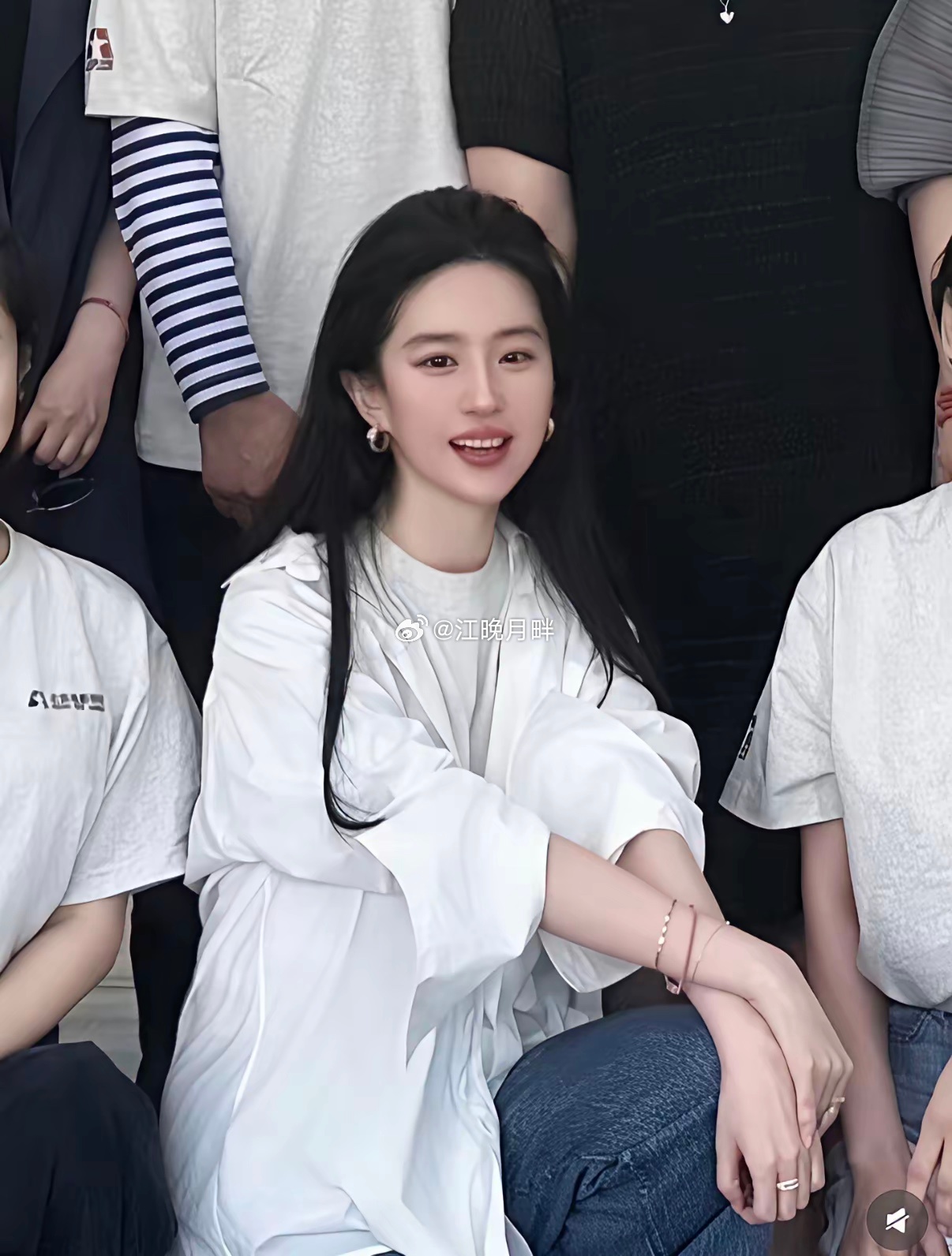 刘亦菲的合照里面 美的太突出