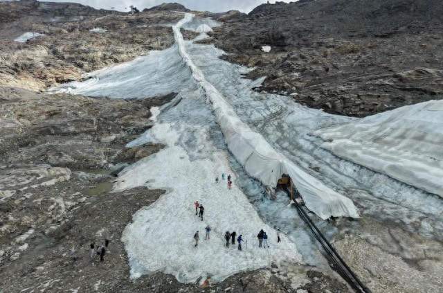 34年后，2名比利时登山者遗骸在瑞士冰川现身