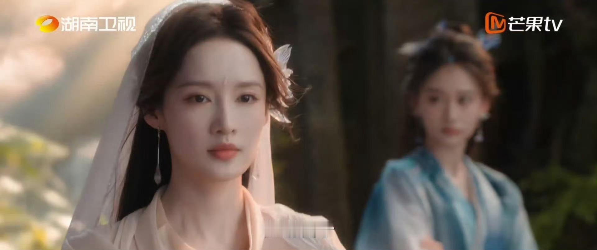 李沁咸鱼飞升神女镜头神女太高贵了，不该被尘俗所染。是无cp无感情线吧？ 