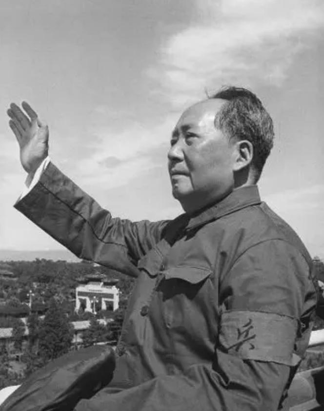 1955年授衔为什么王建安只是中将？毛主席亲自批示其中缘由：因其骄傲自满
195