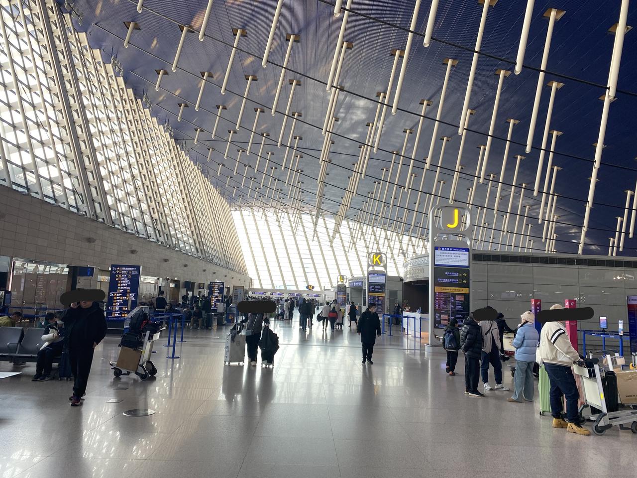 今天12月7日，经过15天休假终于顺利从上海回到了东京[可爱]
之前在上海一直有