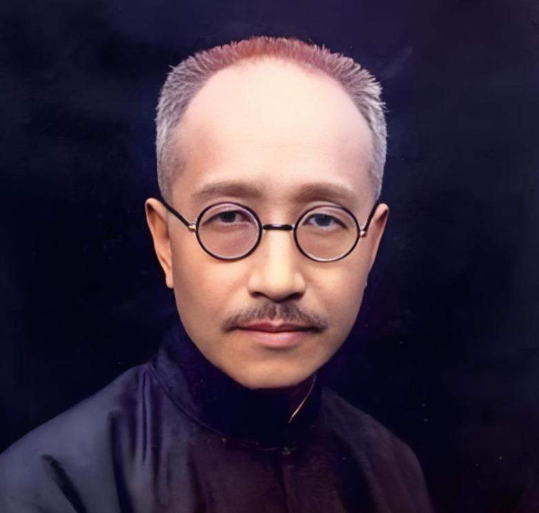 1953年9月18日，毛泽东在会场当众怒斥梁漱溟，全场几百人噤若寒蝉。会后没几天