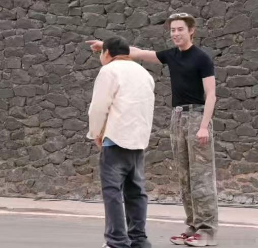 您的“快乐瀑布”徐志胜已上线，请注意查收源源不断的笑料！亲爱的客栈徐志胜爆笑回归