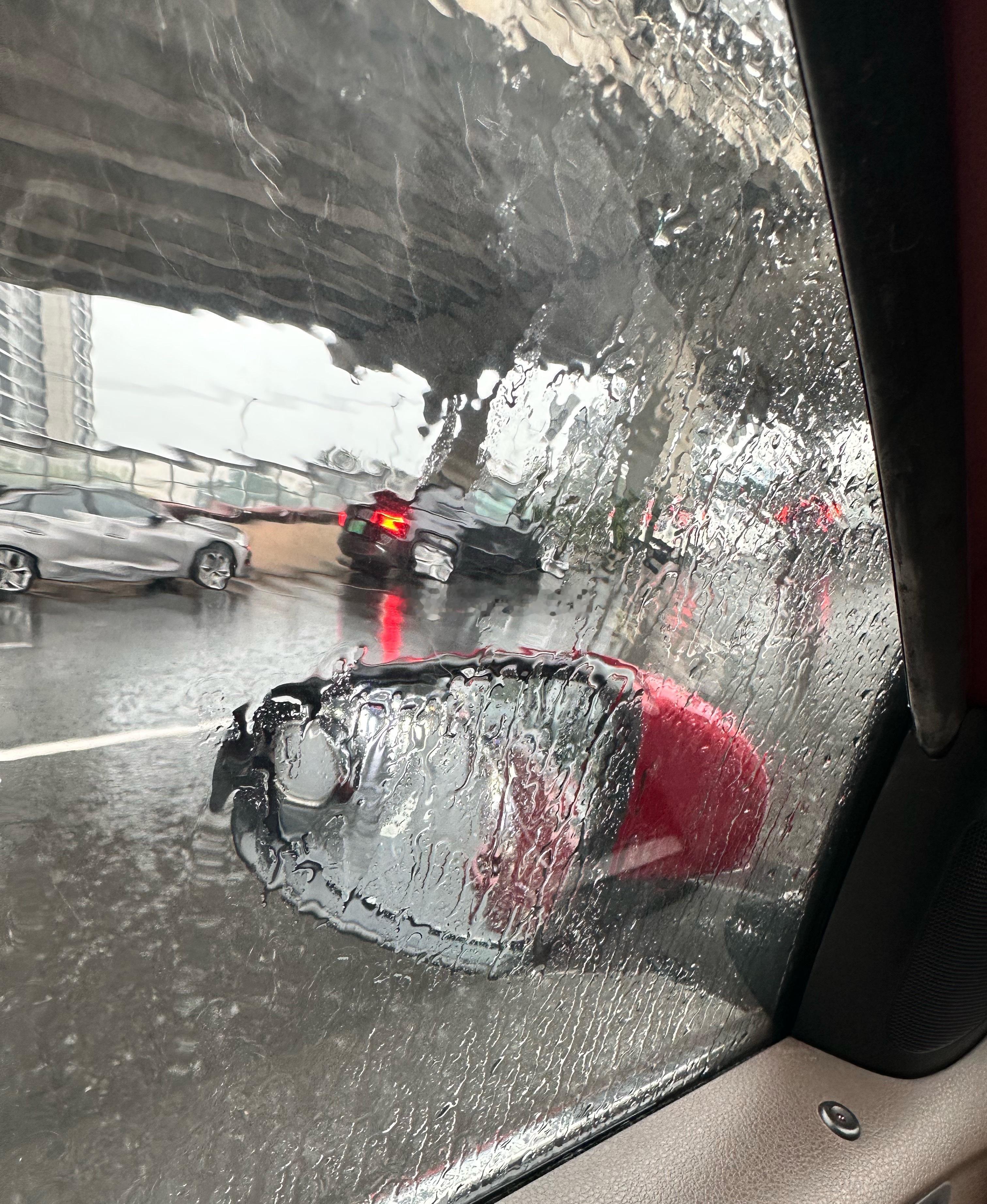 燃烧的陀螺仪  上班时间，必下大雨🌧️