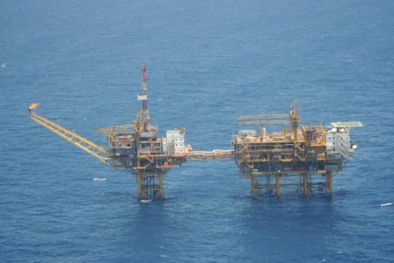 又来了！一艘中国油气田开采船在东海活动，日本政府当场“上纲上线”强烈抗议。
7号