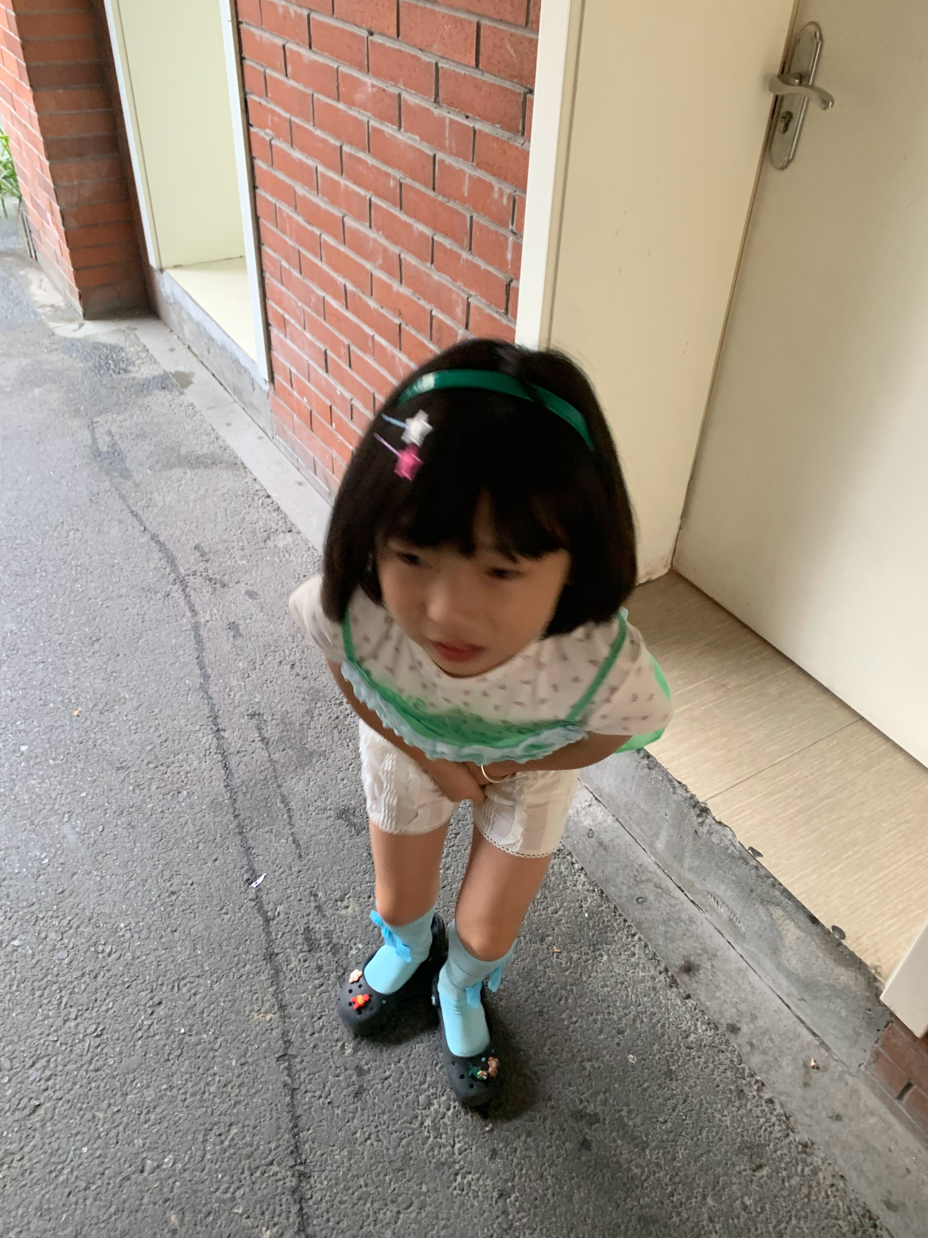 人有三急 