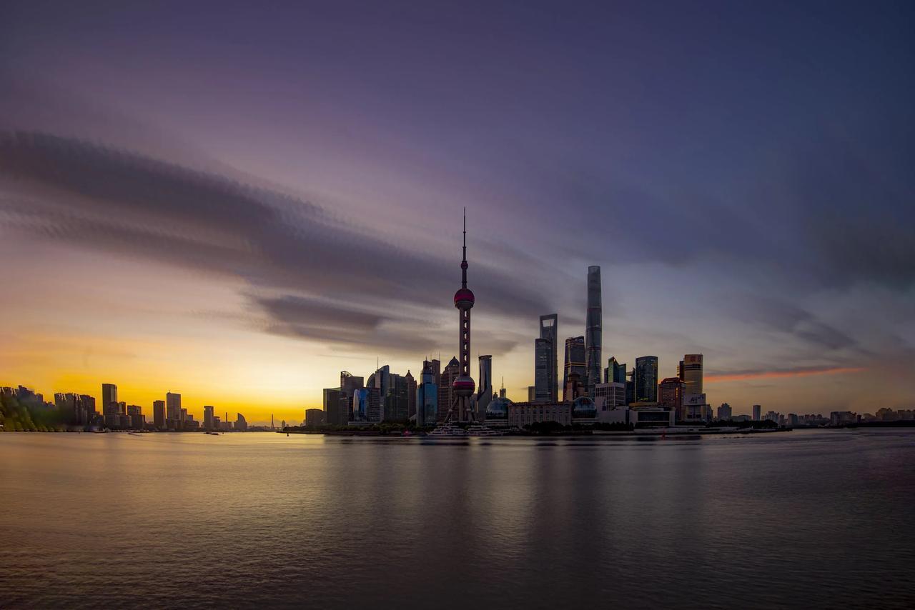 魔都上海
在繁华的魔都上海，陆家嘴犹如一颗璀璨的明珠，闪耀着无尽的光芒。
 
这