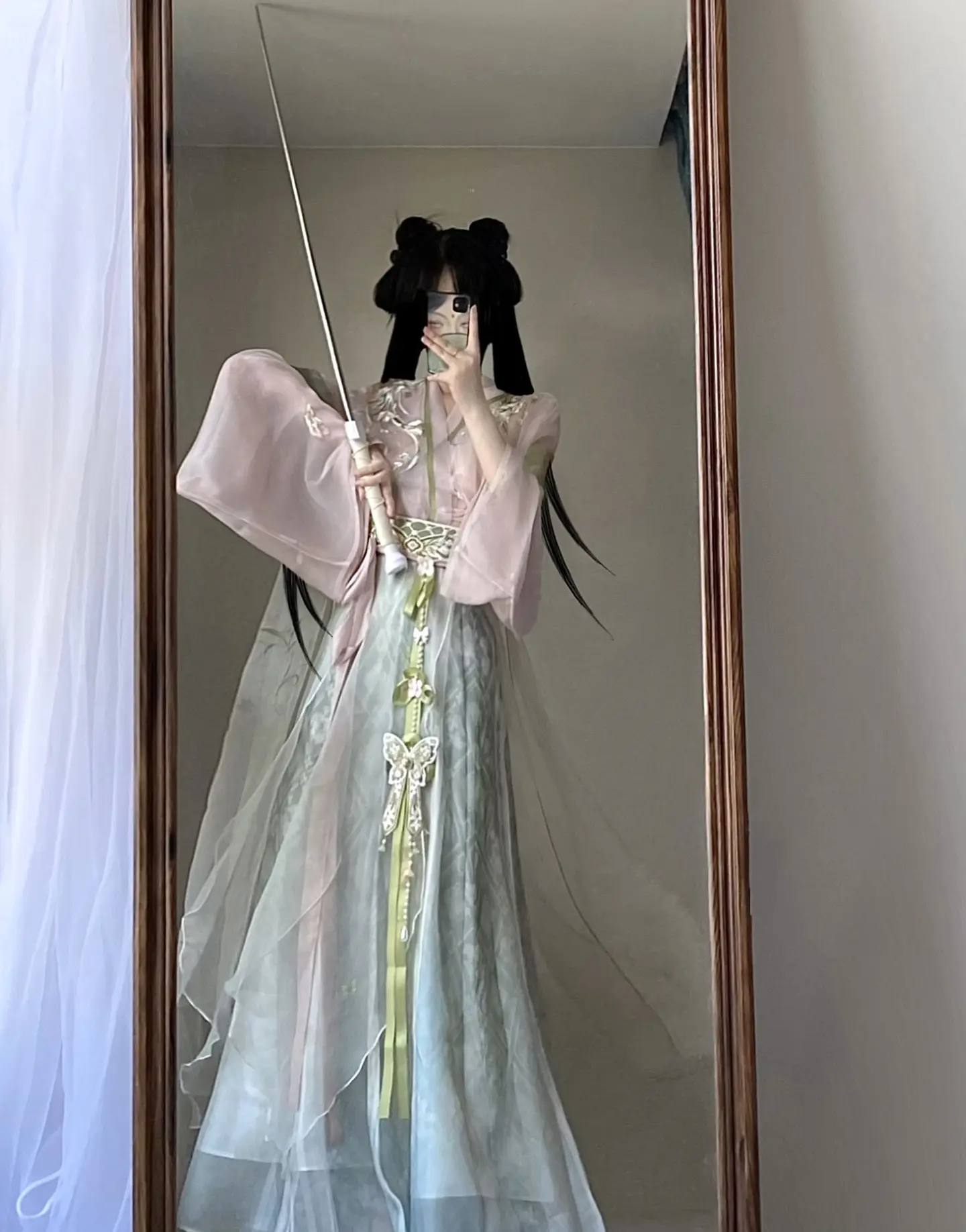 “上一个说让我三招的人 剑都…”