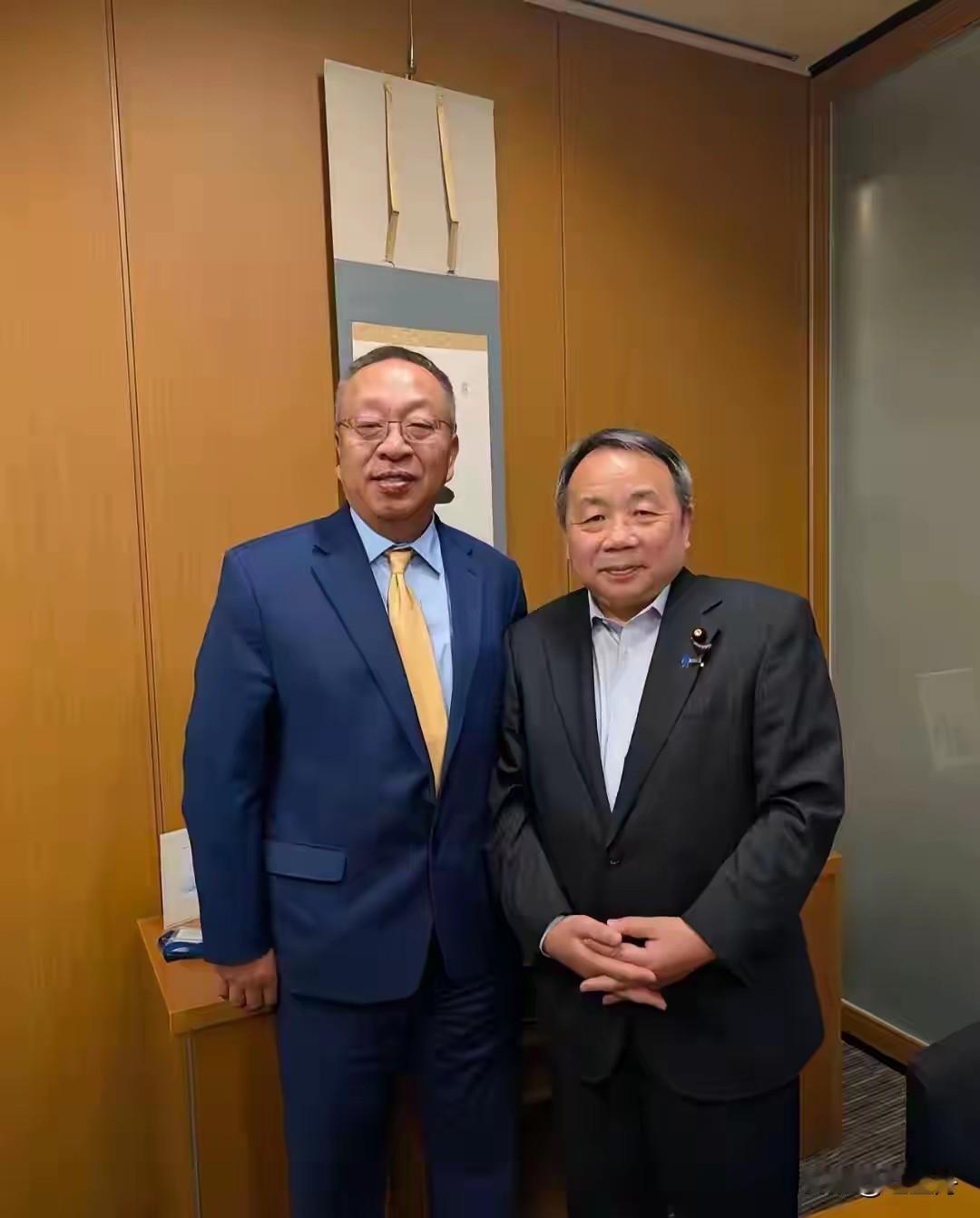 平山春茂和石平太郎的“出彩”瞬间

       一对出卖祖宗的奸人，一对惺惺相