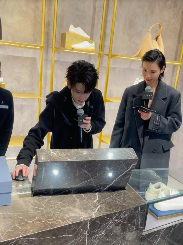 檀店长，我可以买一个你吗？