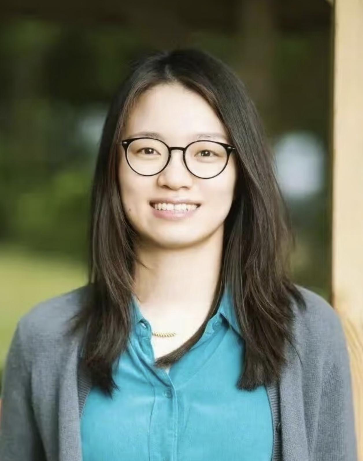 原来女孩子不只有貌美如花，
还可以做顶级的数学家，
王虹就是那个女孩子里最厉害的