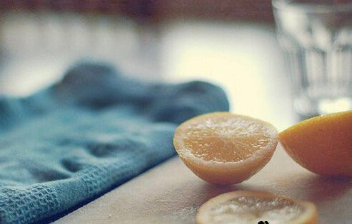 我们要学习向日葵，做一个积极吸收正能量的人。生活中其实没多少大风大浪，人生多数时