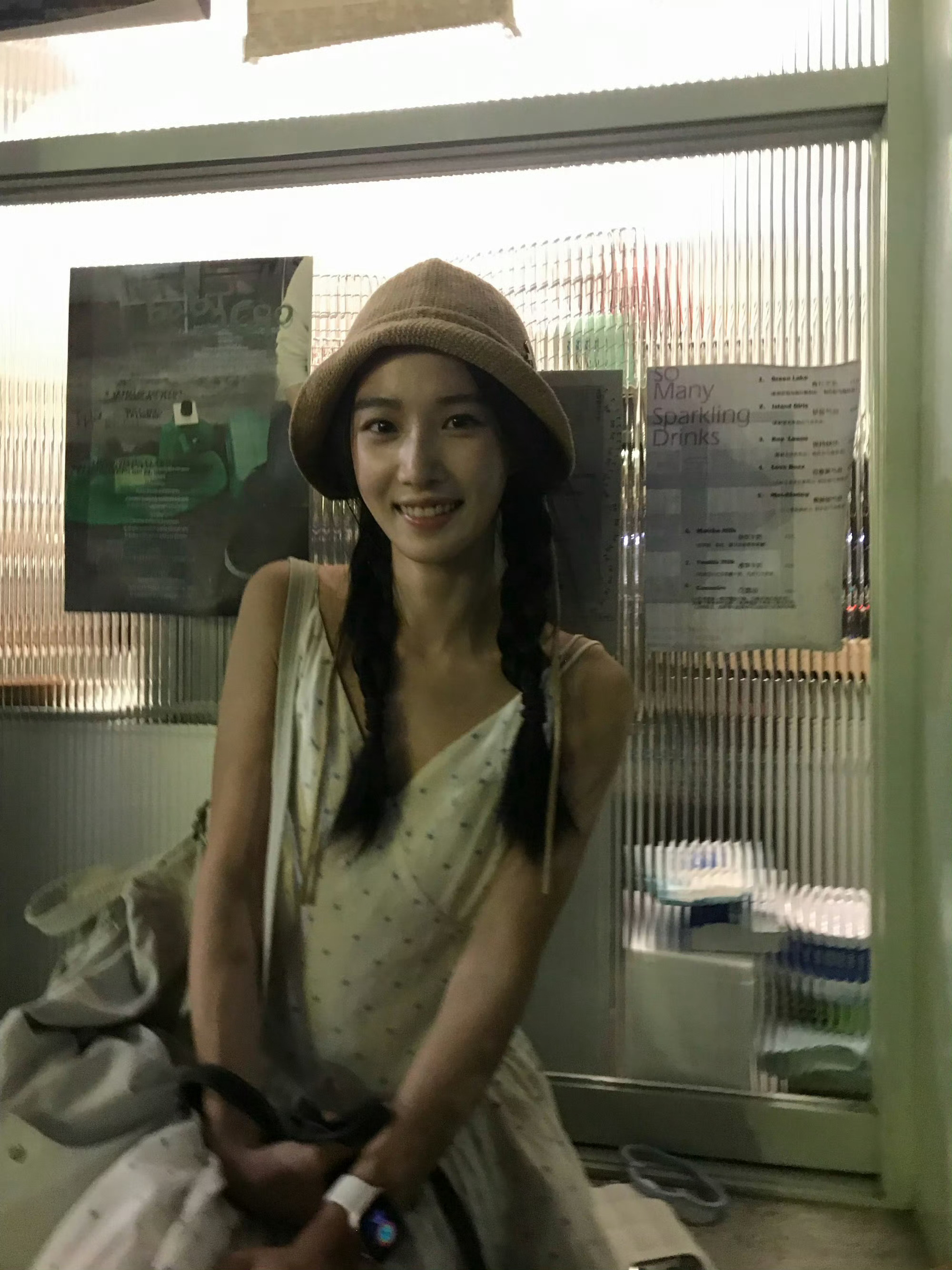 曝卢昱晓不演刺棠进七星彩传闻说两公司之间进行了资源兑换 期待晓晓的新剧卢昱晓