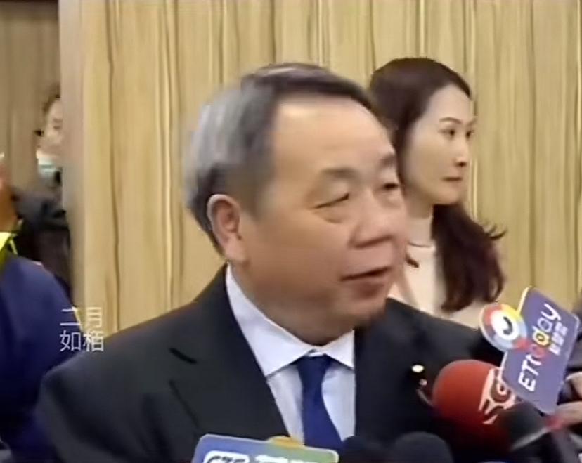 石平被中国制裁，限制入境后，他去了台岛，还在媒体面前大肆厥词，真是个笑话，一个数