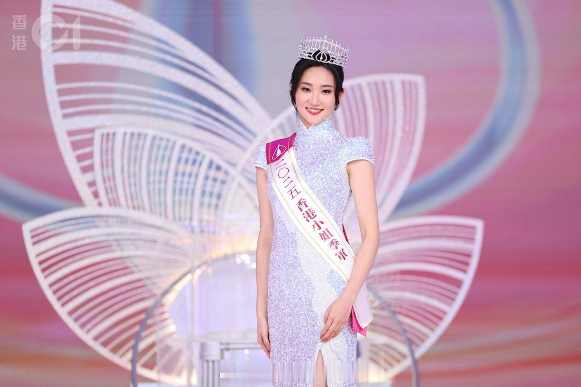 应届港姐季军袁文静自爆无工开 叹5年合约漫长：盼至少做花瓶现年28岁的应届港姐季